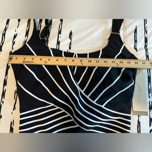 Chico’s Gottex Embrace V Neck One Piece Swimsuit SZ 16 Ajustable Strap BLK/White - Picture 6 of 10